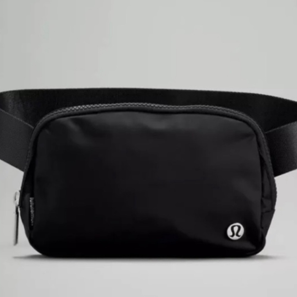 Lululemon Black Everywhere Belt Bag OS